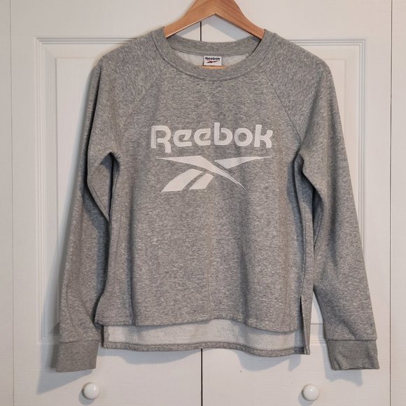 ๐ Reebok Crewneck Sweatshirt - Picture 1 of 6